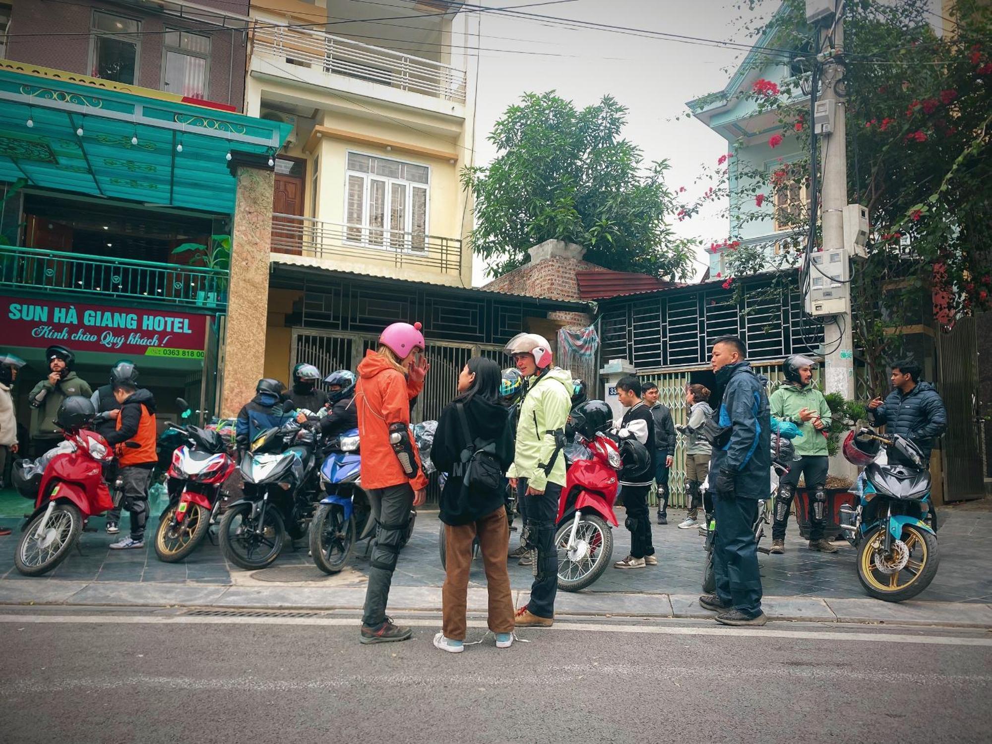 Sun Ha Giang Hotel-Tours-Motorbike Rental Ngoại thất bức ảnh