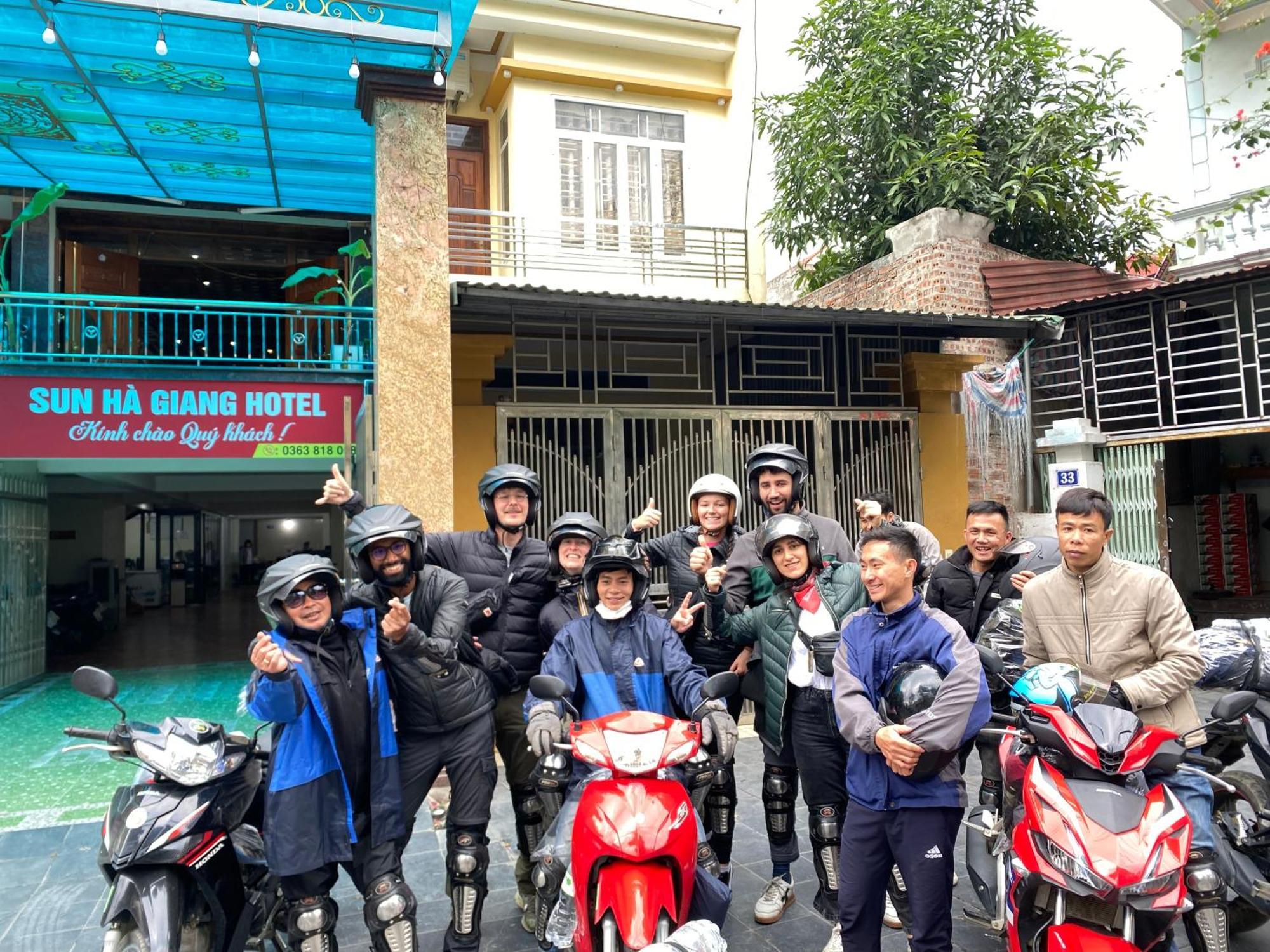 Sun Ha Giang Hotel-Tours-Motorbike Rental Ngoại thất bức ảnh